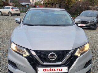 2020 Nissan Qashqai II Рестайлинг, серебристый, 1800000 рублей, вид 2
