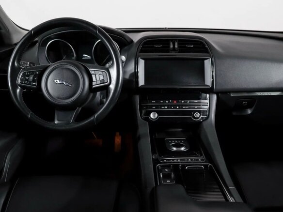2019 Jaguar F-Pace I, белый, 3500000 рублей - вид 10