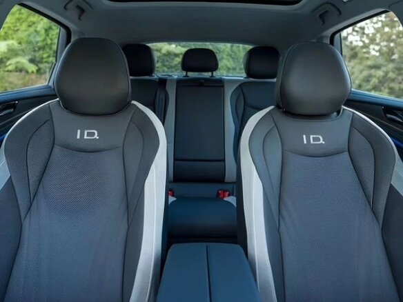 2025 Volkswagen ID.7 85 kWh, серый - вид 15