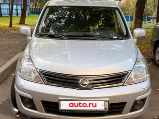 2011 Nissan Tiida I Рестайлинг, серый, 850000 рублей, вид 1