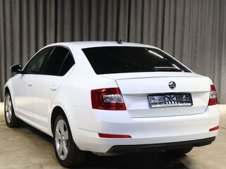 2017 Skoda Octavia III (A7), белый, 1249000 рублей, вид 4