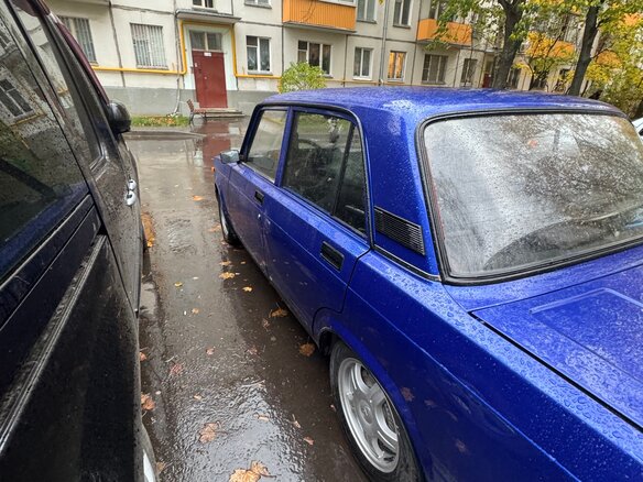 2011 Lada (ВАЗ) 2107, синий, 330000 рублей - вид 4