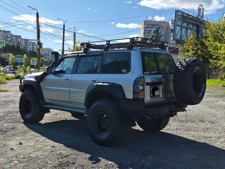 2007 Nissan Patrol V (Y61) Рестайлинг, серебристый, 3620000 рублей, вид 3