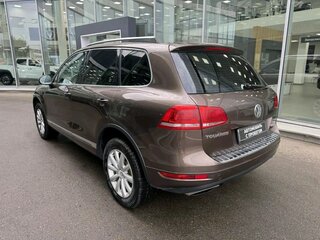 2011 Volkswagen Touareg II, коричневый, 1870000 рублей, вид 5