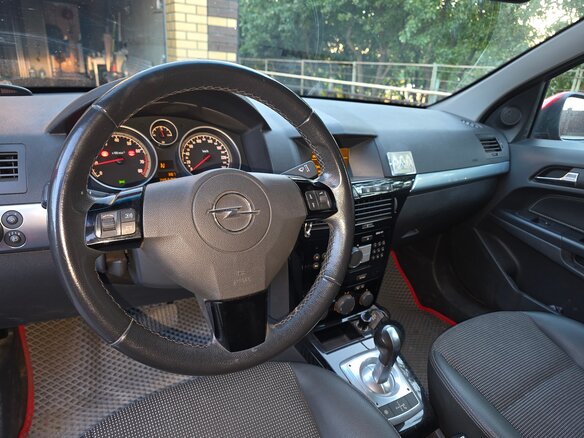 2009 Opel Astra H Рестайлинг, красный, 499000 рублей - вид 6