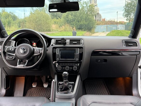 2015 Volkswagen Jetta GLI VI Рестайлинг, белый, 1650000 рублей - вид 16