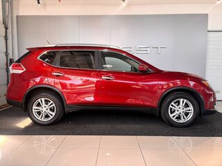 2016 Nissan Rogue II Рестайлинг, красный, 1549000 рублей, вид 3
