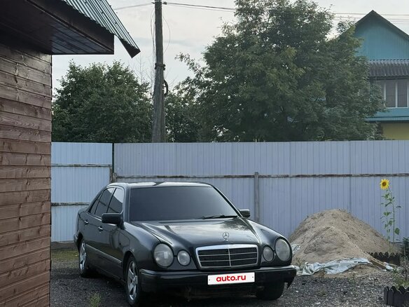 1996 Mercedes-Benz E-Класс 230 II (W210, S210), чёрный - вид 5