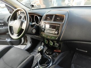 2014 Mitsubishi ASX I Рестайлинг, серебристый, 1250000 рублей, вид 3