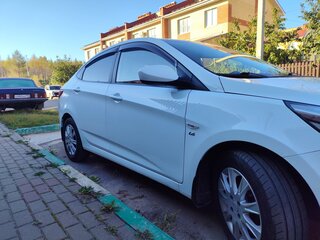2014 Hyundai Solaris I Рестайлинг, белый, 1000000 рублей, вид 2