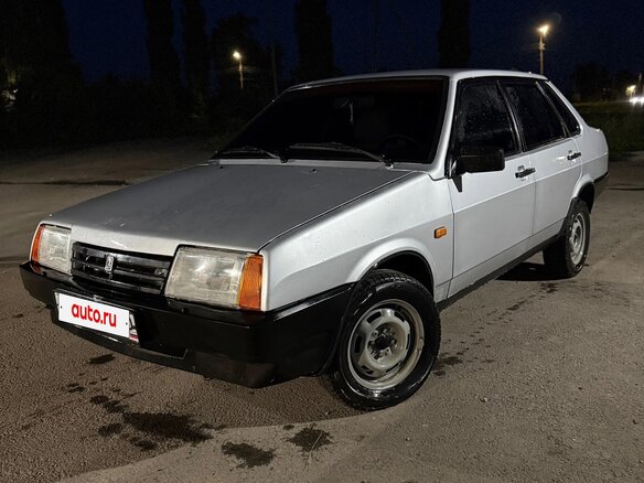 2002 Lada (ВАЗ) 21099, серебристый, 160000 рублей