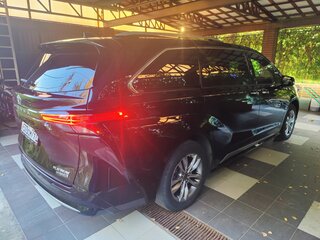 2021 Toyota Sienna IV, чёрный, 5100000 рублей, вид 4