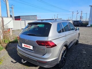2017 Volkswagen Tiguan II, серебристый, 2450000 рублей, вид 3