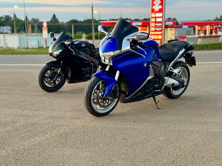 2012 Honda VFR 1200, синий, 800000 рублей, вид 3