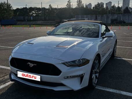 2021 Ford Mustang VI Рестайлинг, белый, 4900000 рублей, вид 2