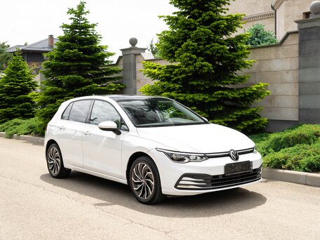 2022 Volkswagen Golf VIII, белый, 2149000 рублей, вид 3