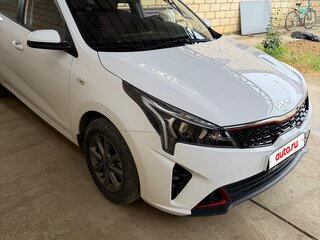 2022 Kia Rio IV Рестайлинг, белый, 2100000 рублей, вид 3