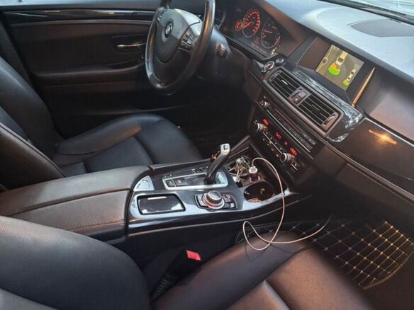 2013 BMW 5 серии 520i VI (F10/F11/F07) Рестайлинг, белый, 1600000 рублей - вид 2