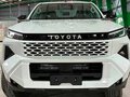 2026 Toyota Hilux IX, белый, 8899000 рублей