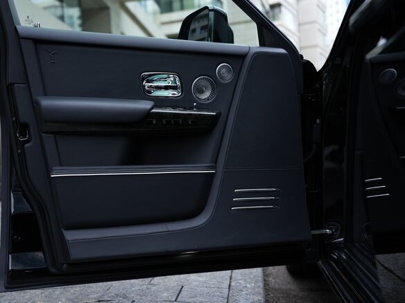 2021 Rolls-Royce Phantom VIII (Series I), чёрный, 49000000 рублей - вид 22