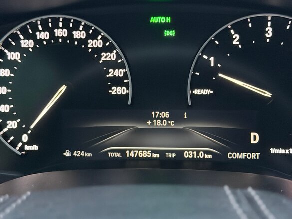 2018 BMW 5 серии 520i VII (G30/G31/G38), чёрный, 3000000 рублей - вид 16