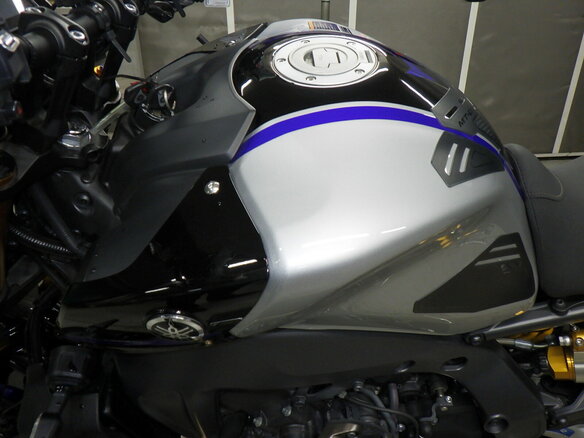 2022 Yamaha MT-09 (FZ-09), серебристый, 1150000 рублей - вид 8