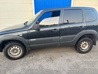2011 Chevrolet Niva I Рестайлинг, чёрный, 450000 рублей, вид 2