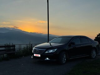 2013 Toyota Camry VII (XV50), чёрный, 1420000 рублей, вид 1