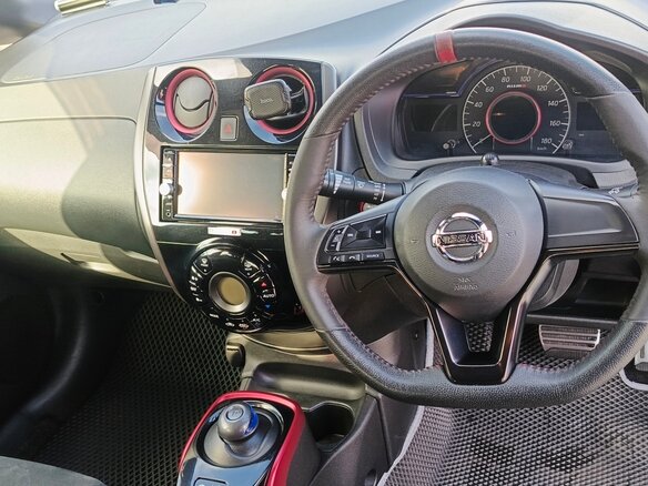 2019 Nissan Note Nismo e-Power II Рестайлинг, серый - вид 6