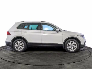 2021 Volkswagen Tiguan II Рестайлинг, белый, 2500000 рублей, вид 4