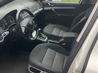 2011 Skoda Octavia II (A5) Рестайлинг, белый, 495000 рублей, вид 5
