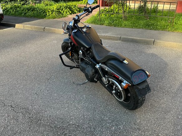 2016 Harley-Davidson Fat Bob, чёрный, 920000 рублей - вид 2
