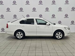 2013 Skoda Octavia II (A5) Рестайлинг, белый, 995000 рублей, вид 4