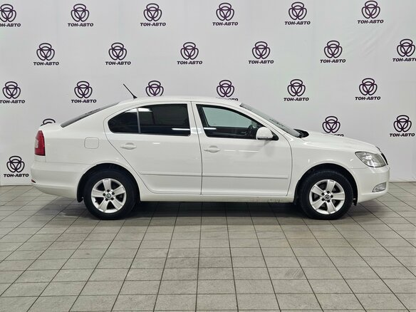 2013 Skoda Octavia II (A5) Рестайлинг, белый, 995000 рублей - вид 3