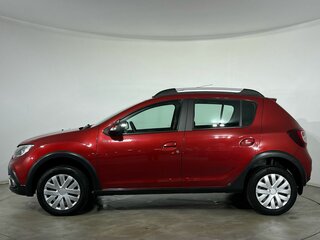 2021 Renault Sandero Stepway II Рестайлинг, красный, 1330000 рублей, вид 2