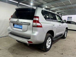 2013 Toyota Land Cruiser Prado 4-speed 150 Series Рестайлинг 1, серебристый, 2899000 рублей, вид 5