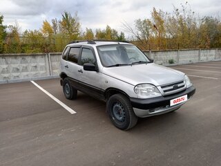 2004 Chevrolet Niva I, серебристый, 230000 рублей, вид 4