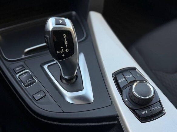 2015 BMW 3 серии 318i VI (F3x) Рестайлинг, чёрный, 1700000 рублей - вид 11