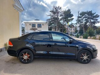 2013 Volkswagen Polo V, чёрный, 690000 рублей, вид 2