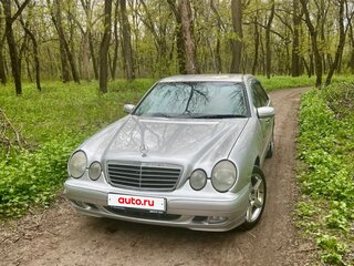 2001 Mercedes-Benz E-Класс 240 II (W210, S210) Рестайлинг, серебристый, 390000 рублей, вид 1