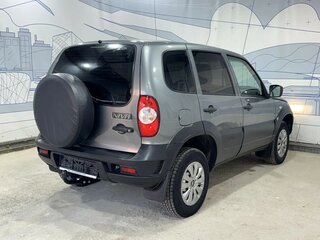 2019 Chevrolet Niva I Рестайлинг, серый, 700000 рублей, вид 5