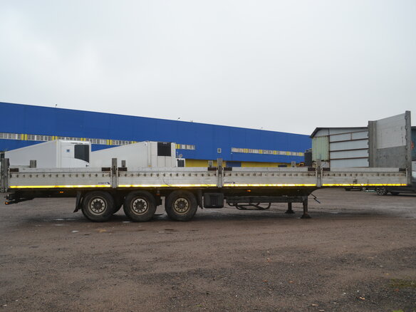 2018 Schmitz Cargobull 9084, серебристый, 1650000 рублей - вид 2