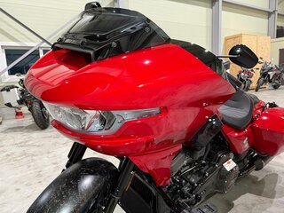 2025 Harley-Davidson CVO Road Glide, красный, 4788000 рублей, вид 2