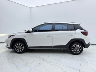 2022 Toyota Yaris L XP150 Рестайлинг, белый, 1300000 рублей, вид 3