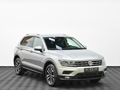 2019 Volkswagen Tiguan II, серебристый, 1865000 рублей, вид 1