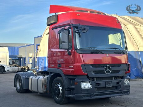 2017 Mercedes-Benz Actros, красный, 4200000 рублей, вид 3