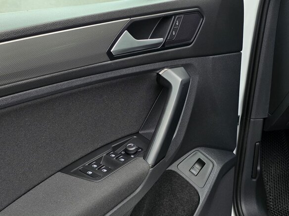 2019 Volkswagen Tiguan II, белый, 2219000 рублей - вид 19