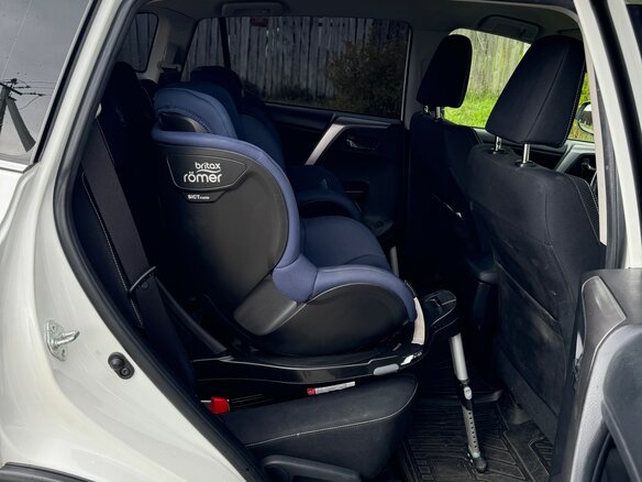 2015 Toyota RAV4 IV (XA40) Рестайлинг, белый, 1950000 рублей - вид 8