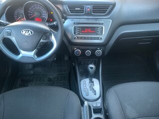 2016 Kia Rio III Рестайлинг, серый, 650000 рублей, вид 4