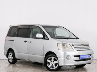 Toyota Noah I (R60)